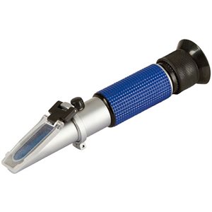 Refractometer colostrum measuring device